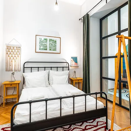 Eclectic Downtown On Kiraly Street, Calm And 公寓 布达佩斯