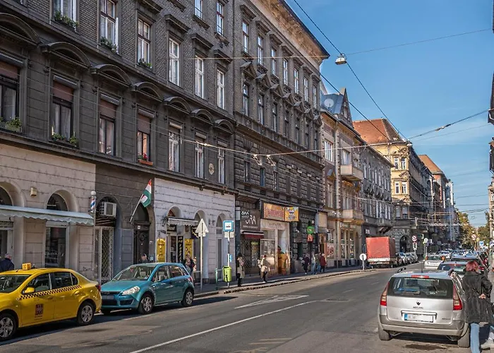 Eclectic Downtown On Kiraly Street, Calm And * Budapest