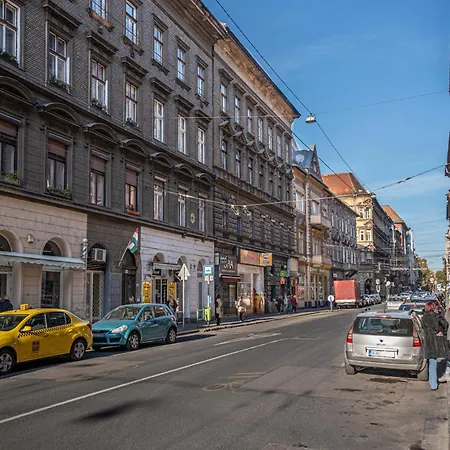 Eclectic Downtown On Kiraly Street, Calm And * Budapest